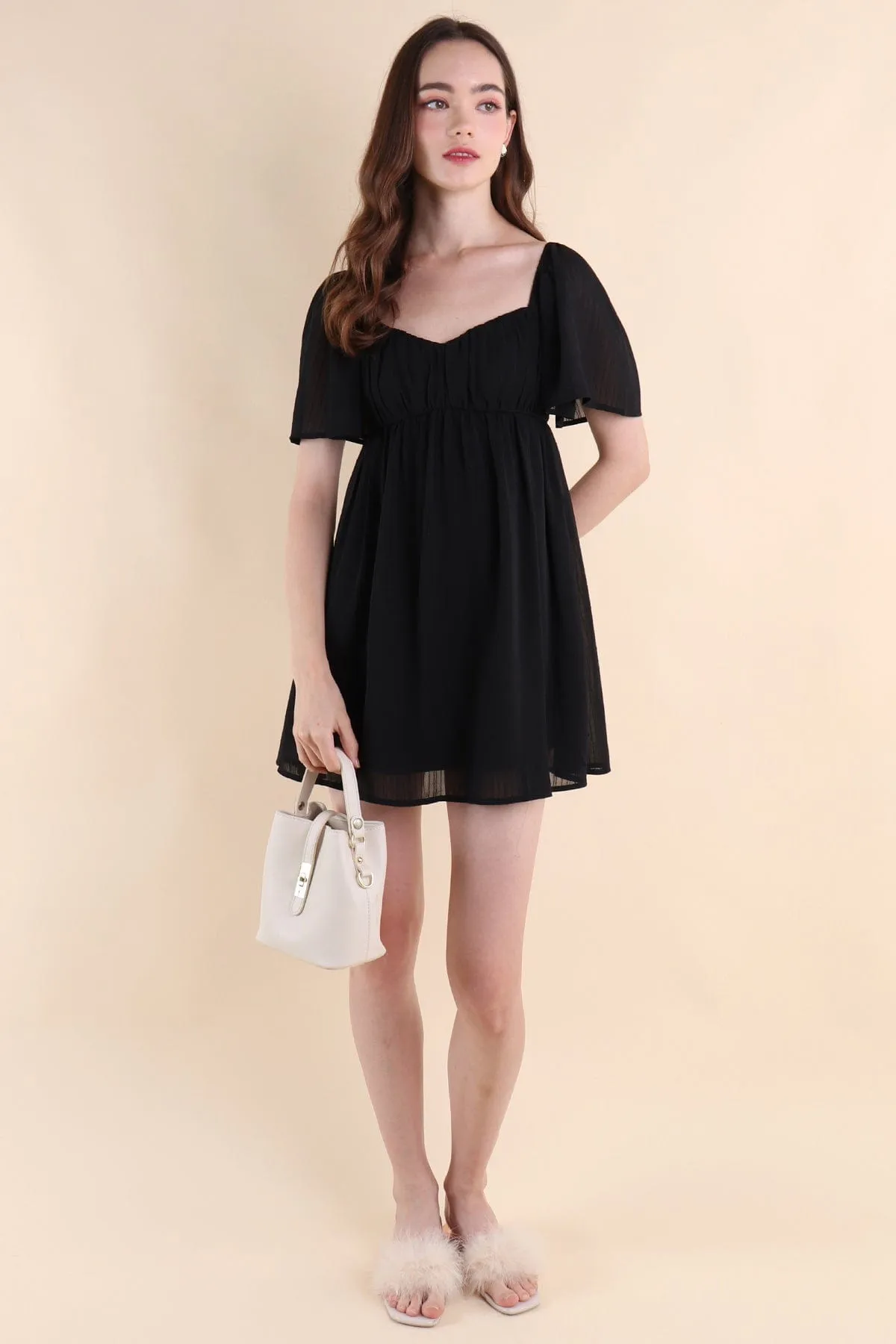 ALLIE SLEEVED BABYDOLL DRESS IN BLACK