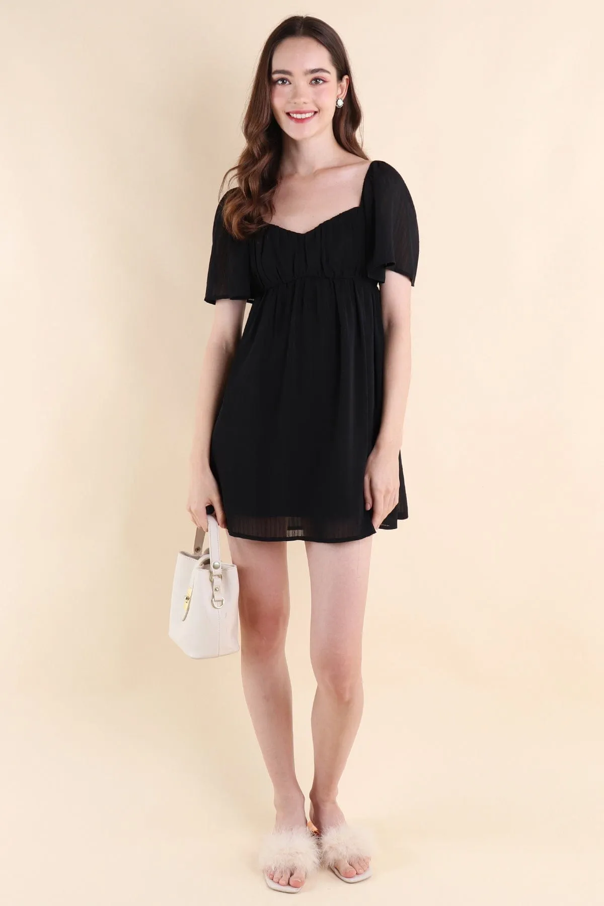 ALLIE SLEEVED BABYDOLL DRESS IN BLACK