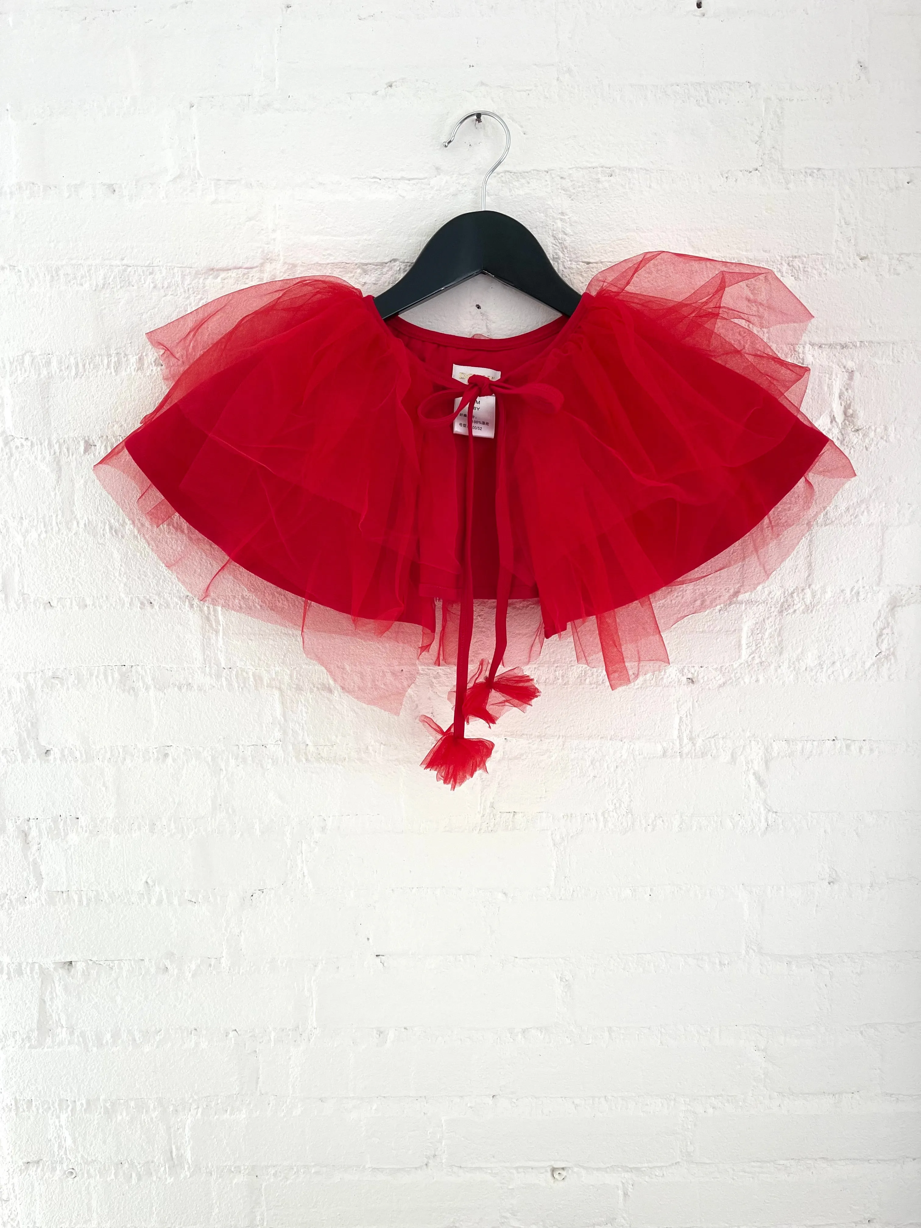 DOLLY TULLE CAPE  red