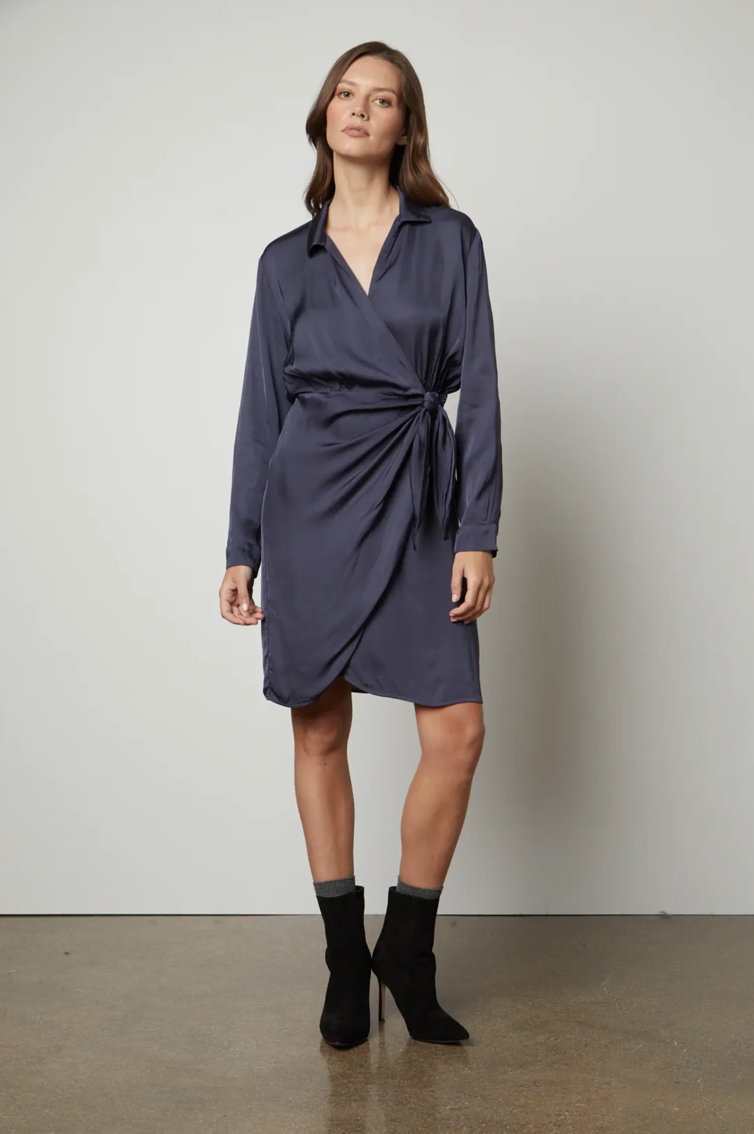 JUNI06b Velvet Short Wrap Dress