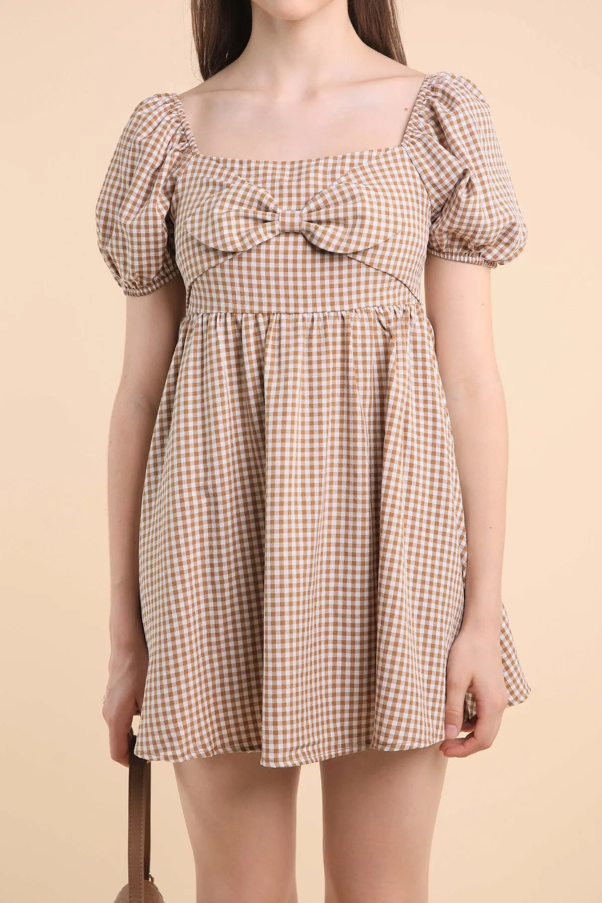 LOUISA BABYDOLL GINGHAM ROMPER DRESS IN GINGERBREAD BROWN