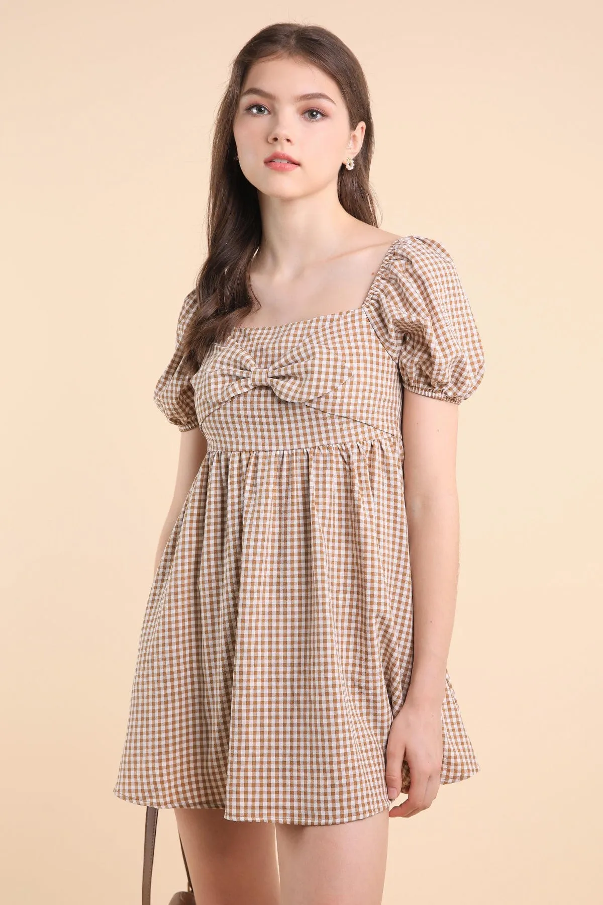 LOUISA BABYDOLL GINGHAM ROMPER DRESS IN GINGERBREAD BROWN