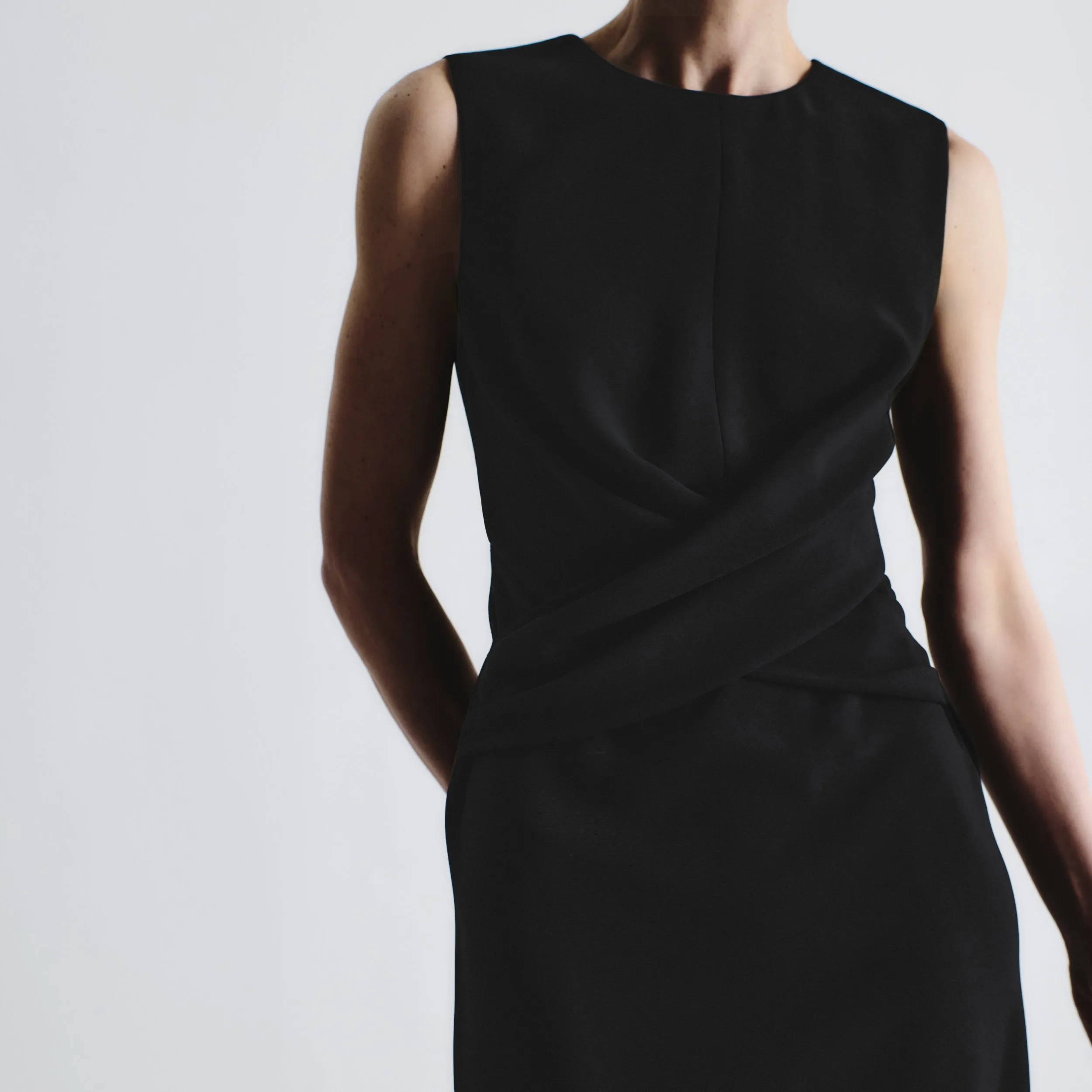 Luz Dress - Everyday Crepe :: Black