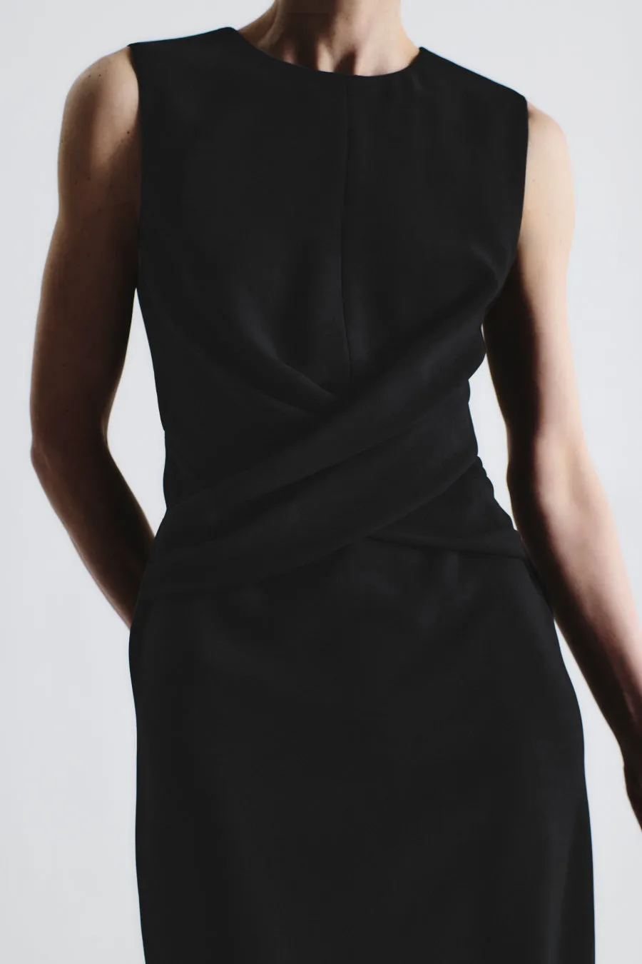 Luz Dress - Everyday Crepe :: Black