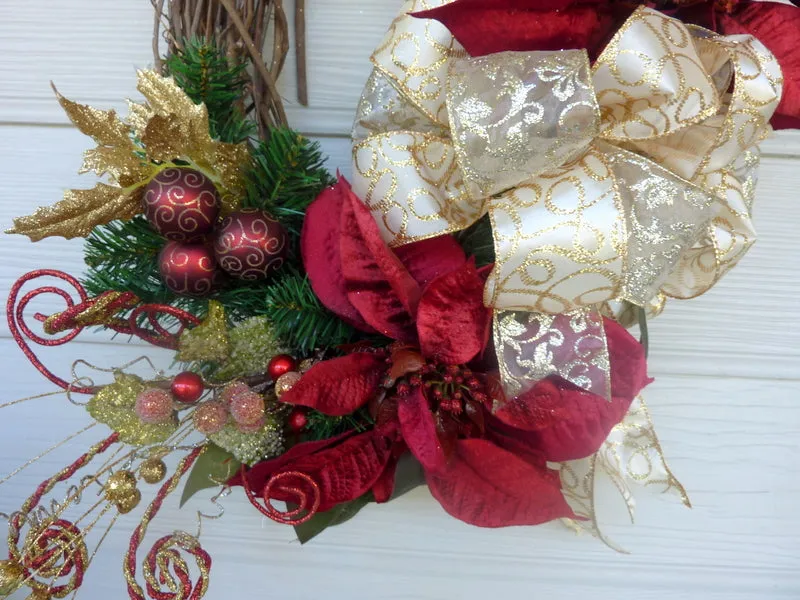 Oval Christmas Wreath, Burgundy and Gold Wreaths