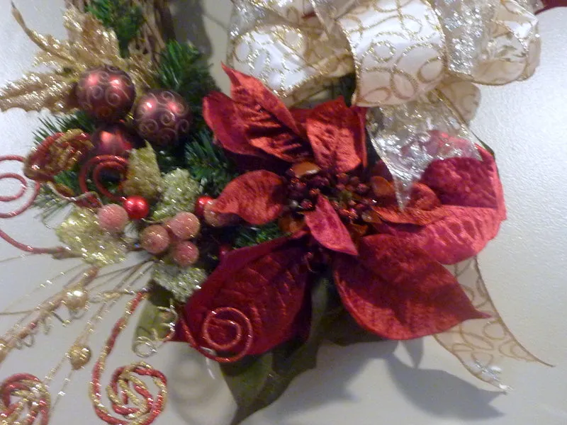 Oval Christmas Wreath, Burgundy and Gold Wreaths